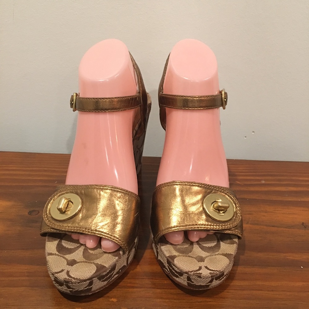Coach Leather & Canvass Vintage Gold Wedges 9.5M